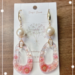 フラワーとパールの大ぶりピアス(イヤリング)  ライトピンク