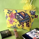 カラフル動物柄（yellow） 化粧ポーチ マスク入れ など プチギフト  マチ付き 可愛い ファスナーポーチ