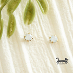 まるでピアス＊小さなマグネットピアス＊ホワイトオパール＊ゴールド