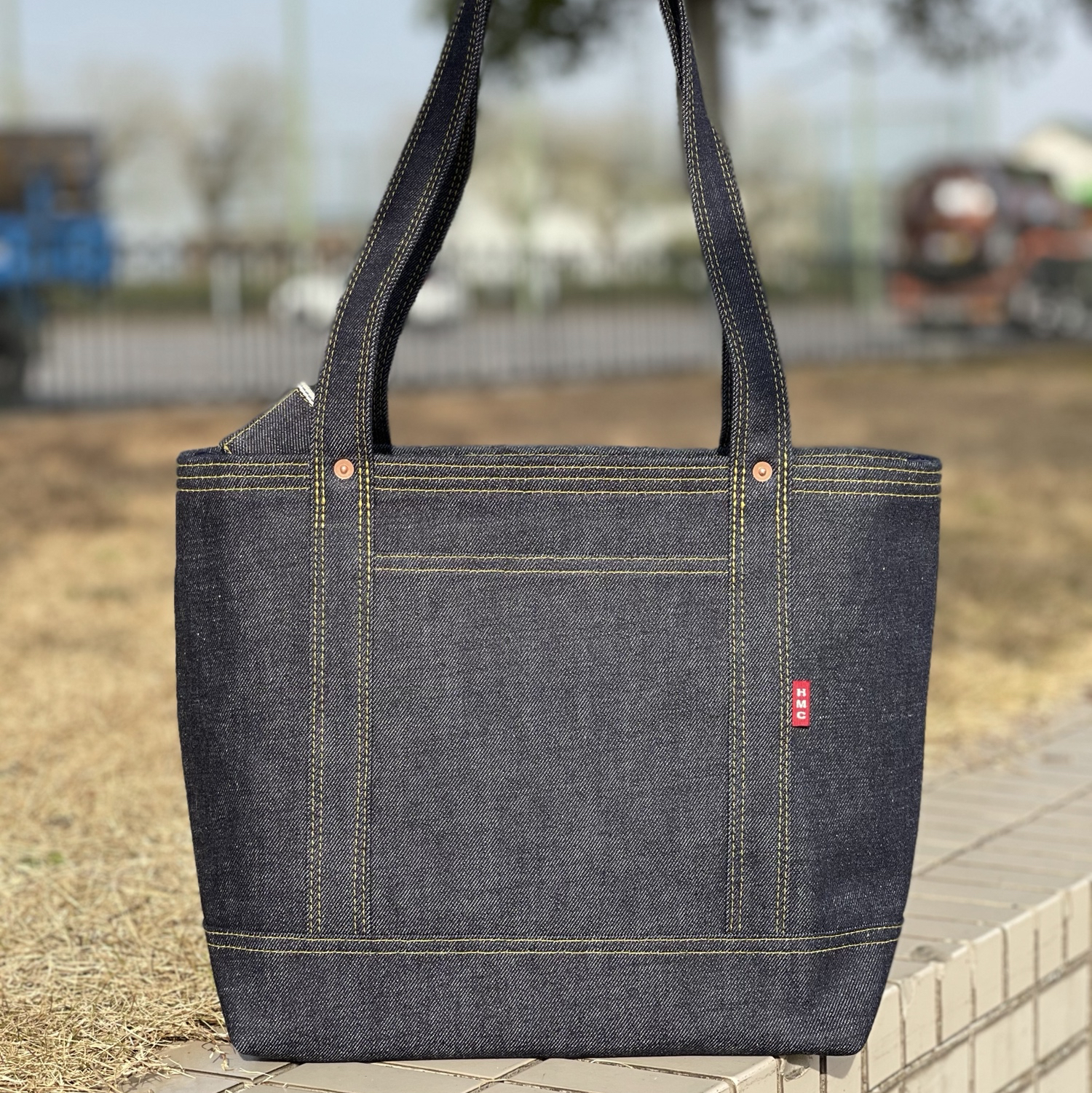 デニムリメイク✽ボストン型トートバッグ＆ショルダーヒモ✽Mサイズ[ハンドメイド] トートバッグ Mサイズ - HMclothing | minne 国内最大級の