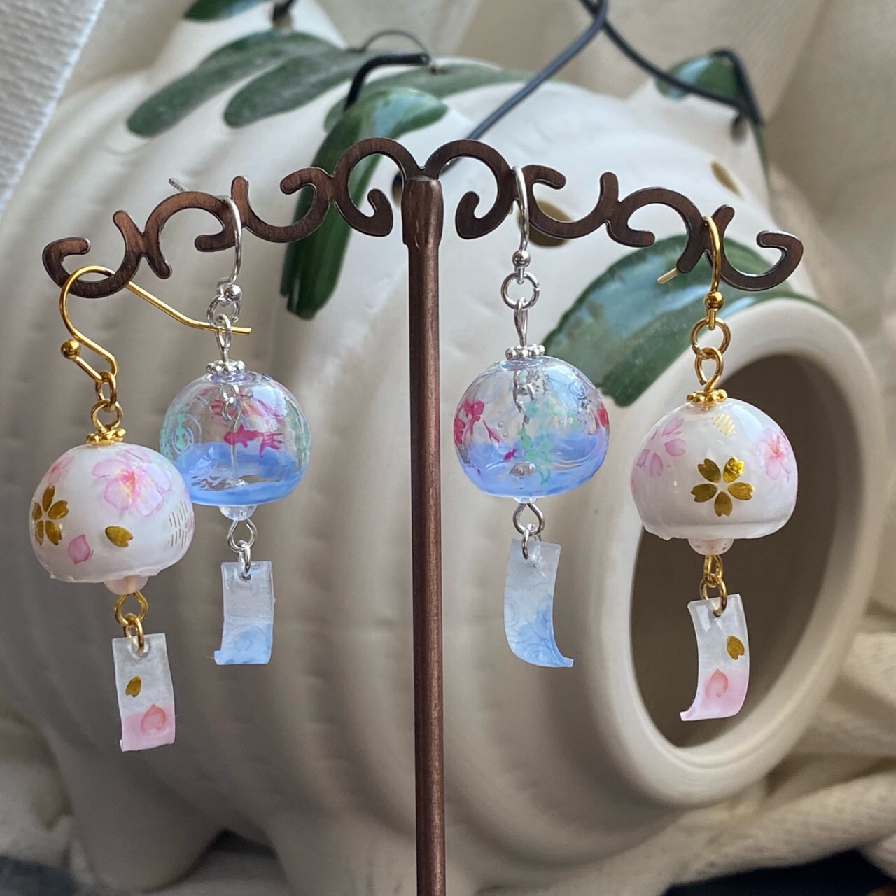 夏の風物詩 ミニリアルの風鈴ピアス/イヤリング - メノ工房