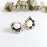チョコミントのバロックパール刺繍ピアス/イヤリング　バロックパール　チョコミン党
