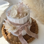 ウェディングにもお誕生日にも♡♡ くすみピンク×ホワイトのお花の大きめ２段クレイケーキ