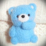 羊毛フェルトくまちゃん　マグネット