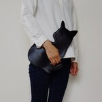 本革にゃんこ黒猫シルエットクラッチバッグ　黒ブラック