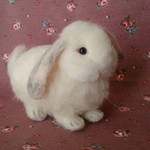 白のホーランドロップうさぎさん    羊毛フェルト           