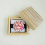 【桐箱付き】日本刺繍　麻の葉　帯留
