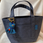 トートバッグ　バッグチャーム付き