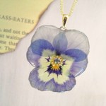 ビオラ押し花ジュエルネックレス　Ｄ　（ゴールド）　