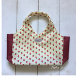 ナイロンエコバッグ　イチゴ柄(レッド) Mサイズ