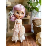 スクエアネックのトップスとヒラヒラレースのパンツのセットアップ☆ネオブライスアウトフィット☆