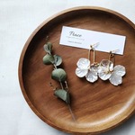 華奢フープとパールホワイト✕オーロラクリアの花びらピアス♢ニッケルフリー◇