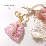 インド刺繍リボンのキーホルダー&バックチャーム    オリエンタルフラワー　ピンク（ゴールド/シルバー）