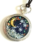 夜空に輝く雪のネックレス(月)