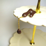 とろ〜りチョコレートピアス milk chocolate