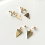 三角メタルピアス