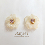 パステルフラワーピアス・アイボリー