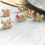 【3ペア】お花　カン付デザインポスト　ピアス《マットゴールド》C4