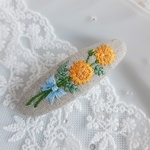 (7㎝)大人可愛い マリーゴールド 刺繍パッチンピン