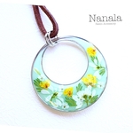 本物のお花のフープネックレス　レジンアクセサリ―