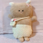 こんがり日焼けしたくまちゃんのぬいぐるみ