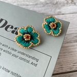 ビーズ刺繍イヤリング★flower　エメラルドグリーン