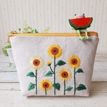 ひまわり刺繍ポーチ