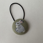 刺繍のヘアゴム　グレーうさぎ・モスグリーン
