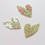 【送料込み】ガラスストーン ハートチャーム ４個セット