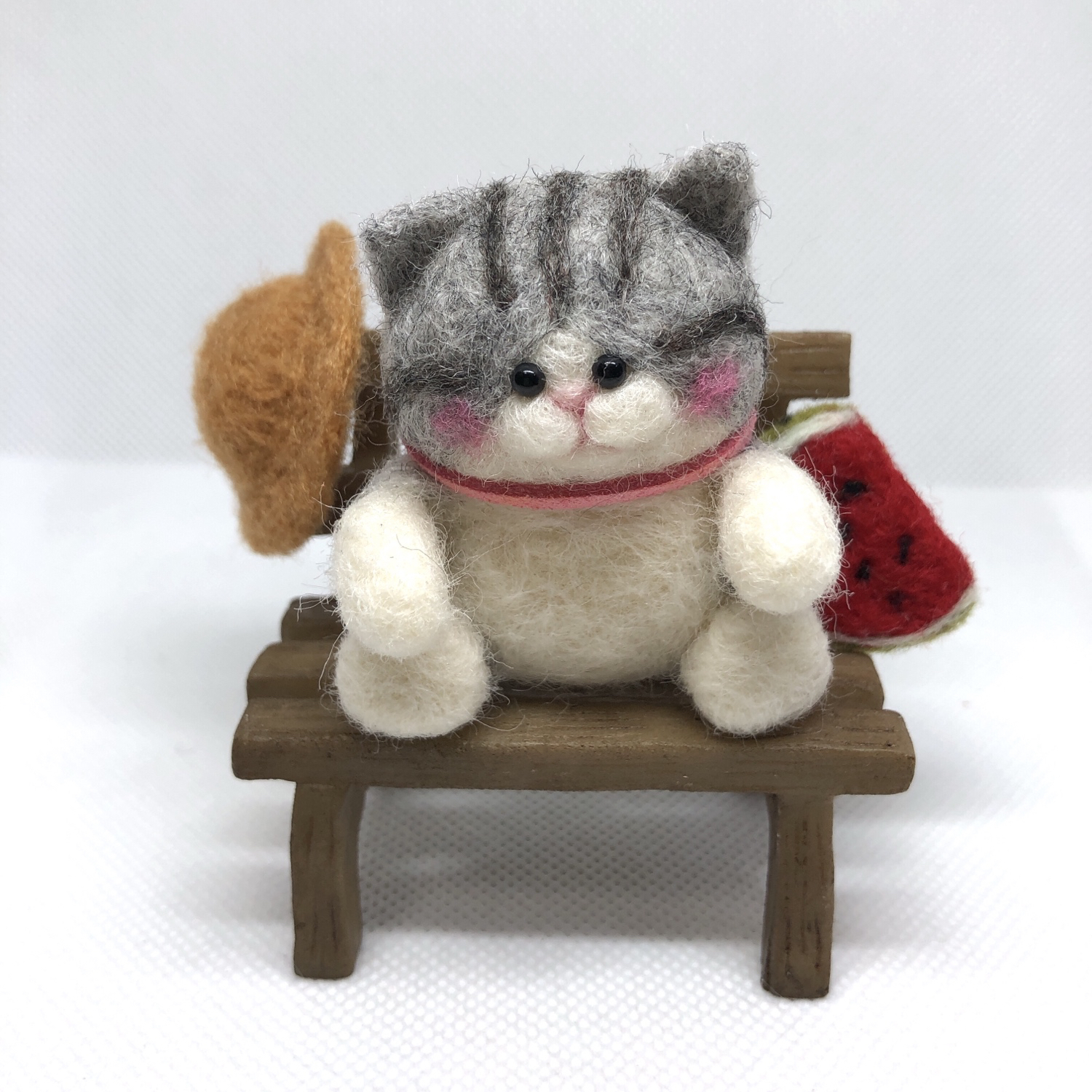 ハンドメイド★羊毛フェルト　猫　夏　スイカ　ネコ ハンドメイド☆羊毛フェルト 夏 スイカ 猫 ネコ
