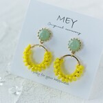 ＊瑞々しいアベンチュリンとミモザのリースのピアス＊イヤリングに変更可