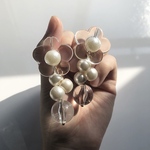 M.71  perl clear flower