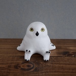 おすわりシロフクロウ
