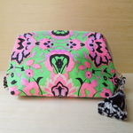 カラフル　タッセル付きワイヤーポーチ　グリーン