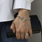 マンテル　silver bracelet