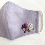 ピンクと紫のコスモス刺繍 くるみボタンヘアゴム