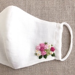 モノトーンコスモス刺繍 くるみボタンヘアゴム