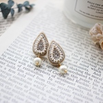 ビーズ刺繍＊雫とパールの小ぶりピアス