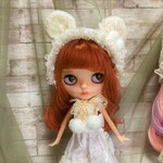 くま耳帽子　ボンボンオフホワイト