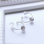 〈痛くない〉～フェイクピアス～シルバーリング×グレーガラスのシンプルイヤリング・イヤークリップ(両耳用)(手で調節可能)  管理No.1810