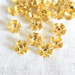 ビーズキャップ 花型 8mm 50個　ゴールド　花座
