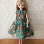 グリーン花柄のワンピース
