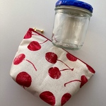 保冷ポーチ★さくらんぼさん★マチ大きめ★16cmファスナー★マチあり★ランチ★ワザあり保冷ポーチ★つかわない時はたためます★