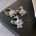 glass flower イヤーカフ