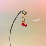 珊瑚の一粒ピアス