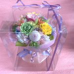 ブーケ風花束ケース入り❣️和モダンプリザーブドフラワーのビタミンカラー　退職、お誕生日、お祝い　ギフト　
