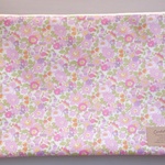 LIBERTY　ベッツィビーチ　ピンク　 仕切りポケット付きフラットポーチ　size36×24cm