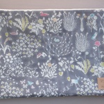 LIBERTY　Yohie　ヨシエ　グレー系　仕切りポケット付きフラットポーチ　size36×24cm
