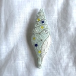 巻貝　ビーズ刺繍ブローチ
