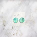 エメラルドグリーンの海